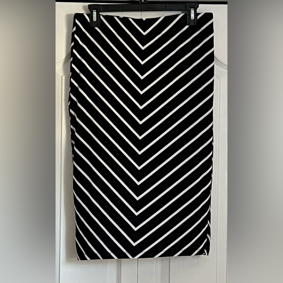 Apt. 9 Black and White Striped Pencil Skirt - Picture 2 of 3